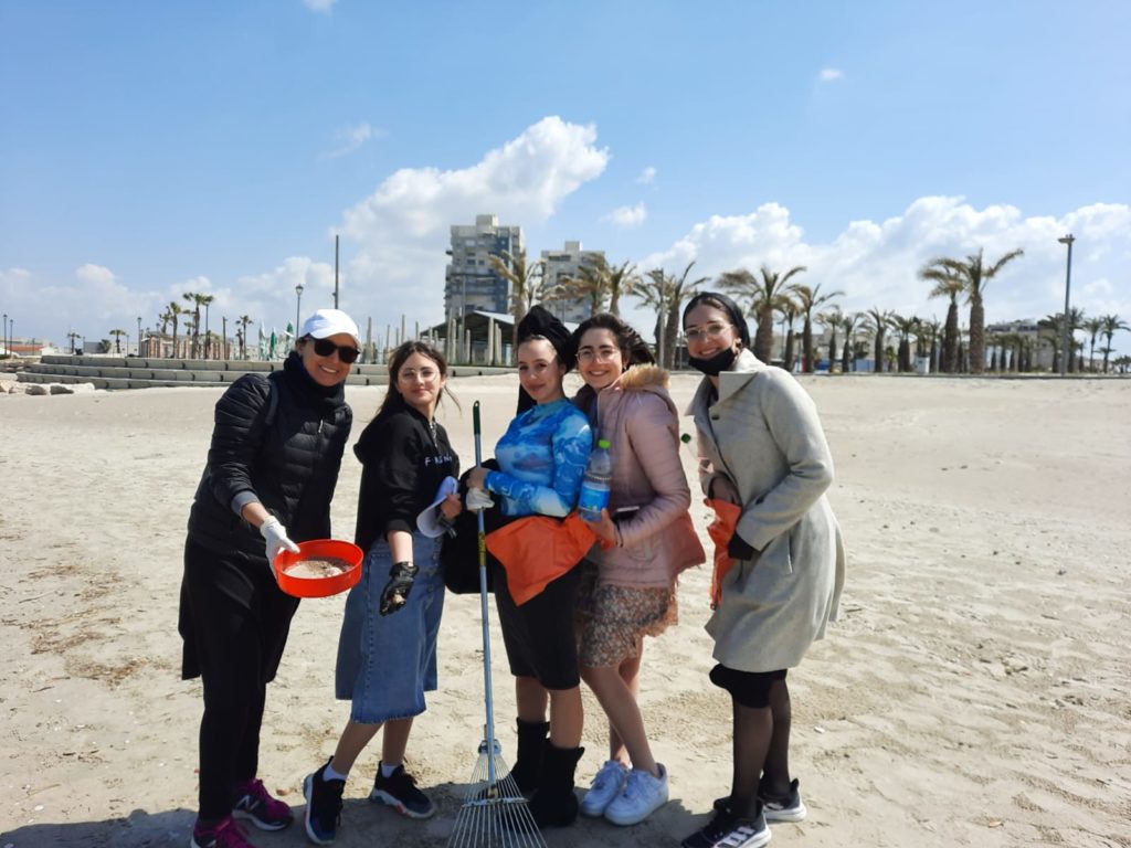 ניקוי חופשי קריית ים במסגרת יום המעשים הטובים